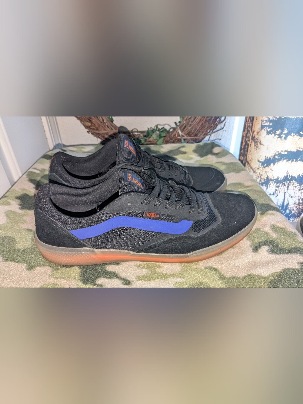 Vans Men's Black Sneakers with Blue Accent
